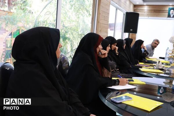 هم‌افزایی مدیران سوادآموزی پایتخت در منطقه ۱۴؛ گامی نو در توانمندسازی کارکنان