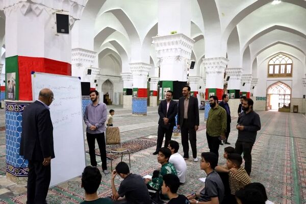  بازدید مدیرکل آموزش و پرورش استان یزد از کلاس‌های جهادی مسجد ملا اسماعیل 