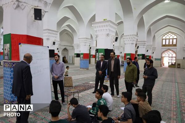  بازدید مدیرکل آموزش و پرورش استان یزد از کلاس‌های جهادی مسجد ملا اسماعیل 