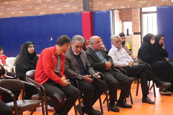 برگزاری میدان پویا در سالن ورزشی اموزشگاه امام رضا شهرستان فیروزکوه