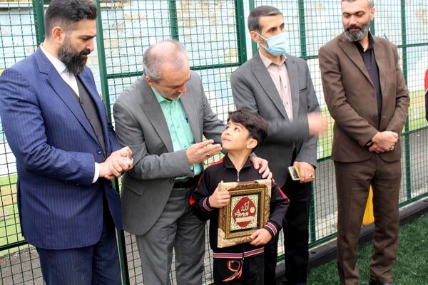 افتتاح زمین چمن مصنوعی دبستان شهدای پاسدار؛ گامی برای نشاط و سلامت دانش‌آموزان