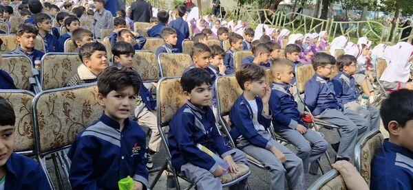 تماشاخانه سیار کانون پرورش فکری کودکان و نوجوانان میهمان کودکان محمودآبادی