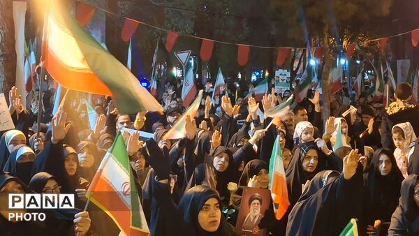 آیین وداع با پیکر دانش آموز شهید محمد حسین دهقان در قم