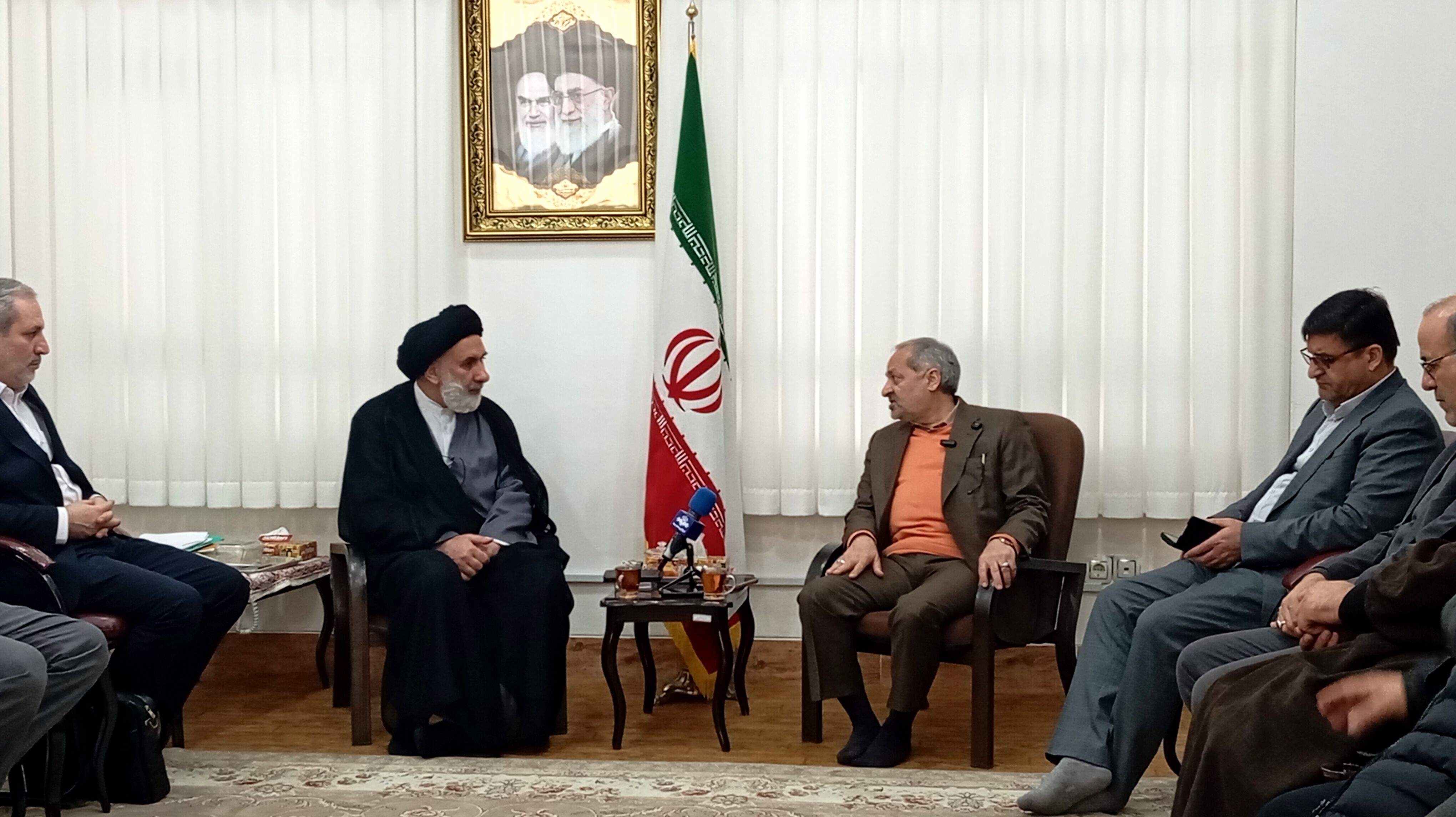 دیدار وزیر آموزش و پرورش با ولی فقیه استان چهارمحال‌وبختیاری 