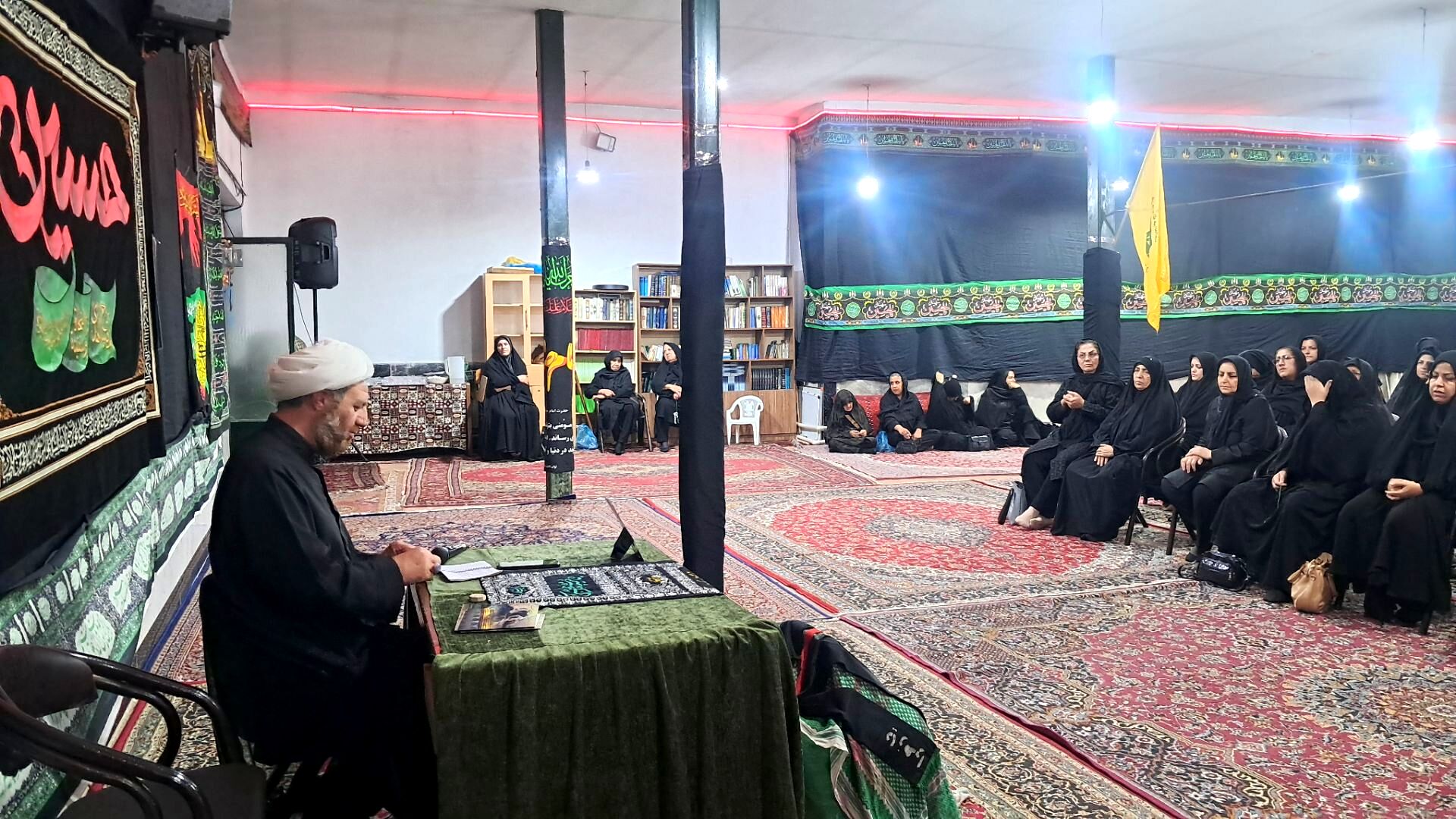 مراسم روضه‌خوانی در مسجد صاحب‌الزمان(عج) عرب آباد چهارباغ