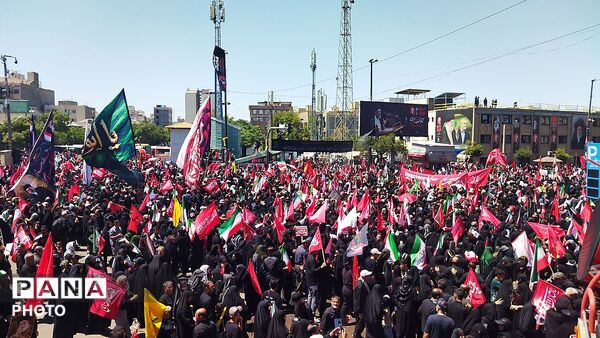 پیش به سوی تشییع رهبر شهیدمون-۲