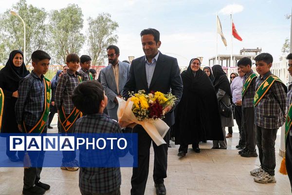 بازدید مدیرکل آموزش‌وپرورش کرمان از مجتمع آموزشی «اندیشه هوشمند ارگ»