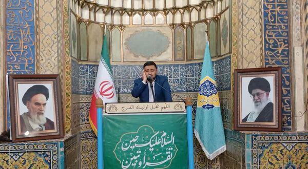 اقامه نماز پرفیض جمعه در سمنان