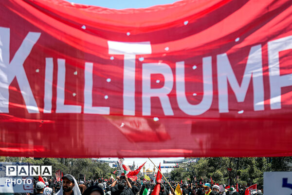 تشییع پیکر رهبر شهید انقلاب در مشهد مقدس-۳