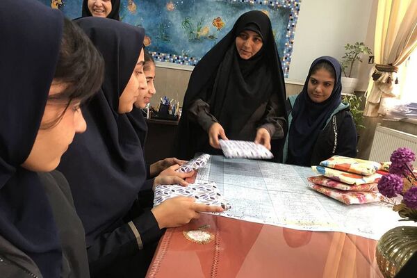 برپای ایستگاه صلواتی به‌مناسبت شهادت حضرت فاطمه (س) در هنرستان کوثر ناحیه یک شهرری