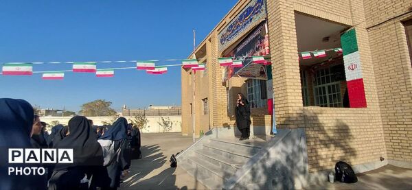تقدیر از برگزیدگان کشوری جشنواره نوجوان خوارزمی در دبیرستان حضرت معصومه(س) شهر جعفریه