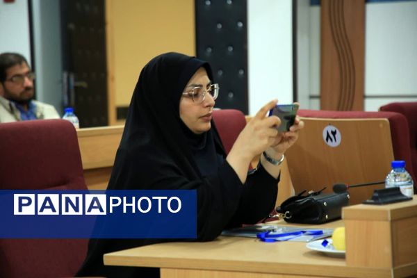 نشست صمیمی مدیران رسانه با استاندار قم