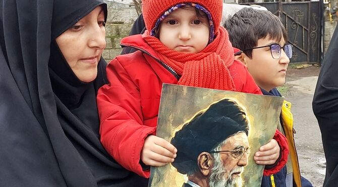 چهلم شهدای میناب و رهبر معظم انقلاب در اطاقور