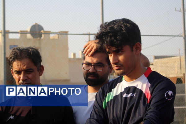 تیم چاهکوتاه قهرمان مسابقات روستایی مینی فوتبال جام پرچم شهرستان بوشهر 