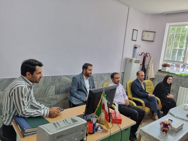 بازدید مسئولان آموزش و پرورش از مدارس سطح شهر سملقان به‌مناسبت هفته معلم