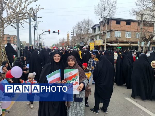 نبض انقلاب در خیابان‌ها تپید