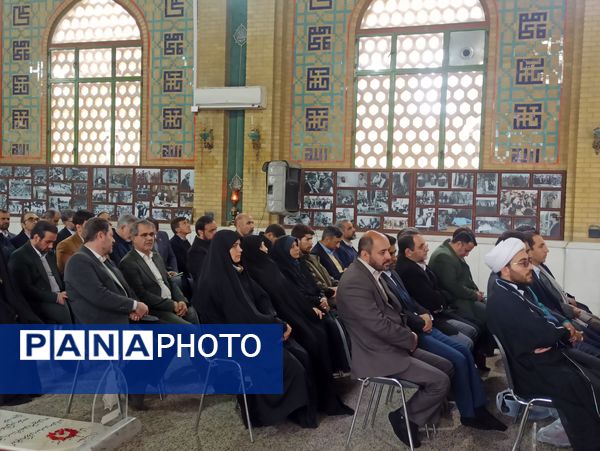 گرامیداشت هفته امورتربیتی در کنار مزار شهدای ۷۲ تن