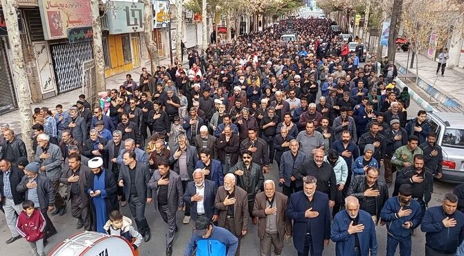 راین، در سوگ رهبر شهیدشان