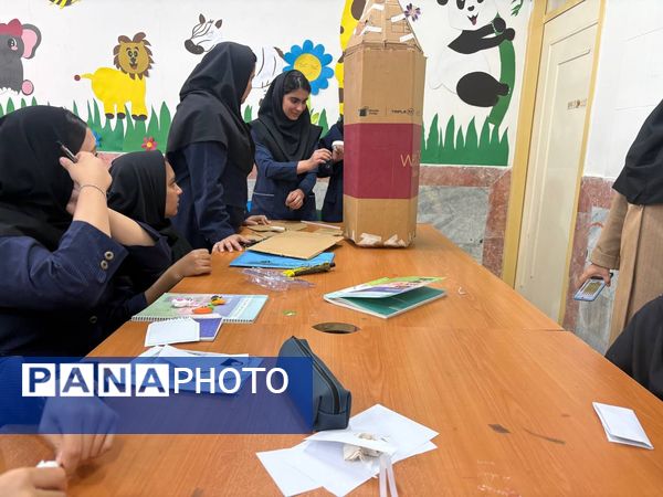 فضاسازی نمادین هنرستان تلاش با مشارکت دانش‌آموزان در آستانه ۱۳ آبان