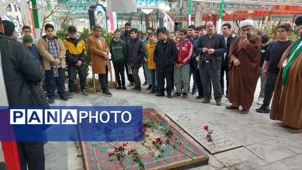 غبارروبی گلزار شهدای قم به‌مناسبت هفته کانون‌های فرهنگی تربیتی