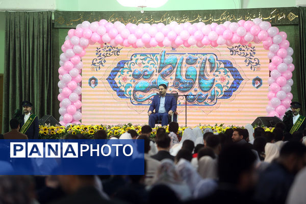 جشن ازدواج ۷۳۰ زوج دانشجوی در حرم حضرت معصومه(س)