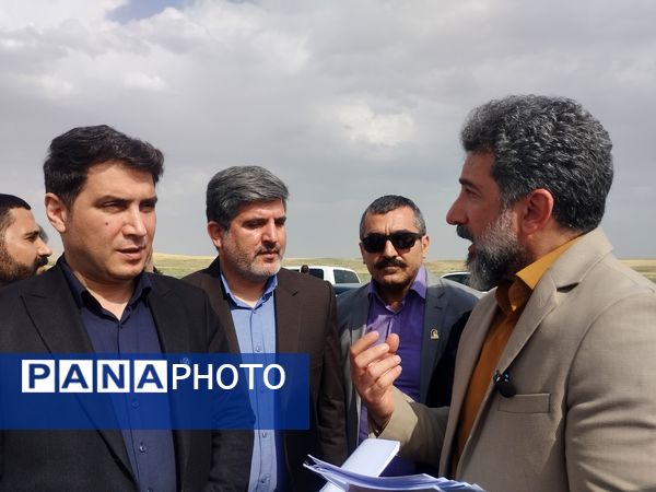 دیدار استاندار کردستان با خانواده شهدای حملات تروریستی رژیم صهیونیستی و بازدید از طرح‌های توسعه‌ای قروه