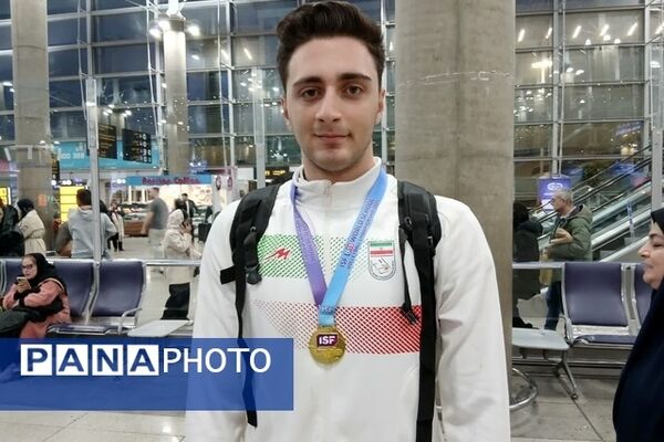 مسیر قهرمانی سخت بود، اما قدرت والیبال ایران را نشان دادیم/ رویای من پوشیدن پیراهن تیم ملی بزرگسالان است