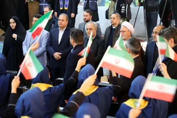 زنگ انقلاب در مدرسه خدیجه کبری ناحیه یک تبریز با حضور استاندار 