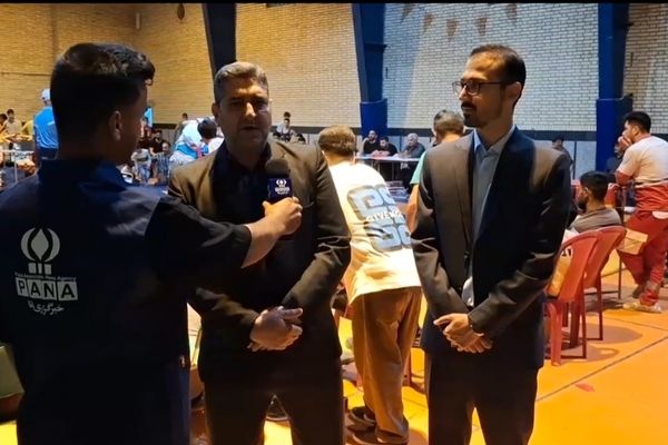 رقابت ۱۰۰ کشتی‌گیر در مسابقات کشتی آزاد راز و جرگلان به مناسبت هفته وحدت