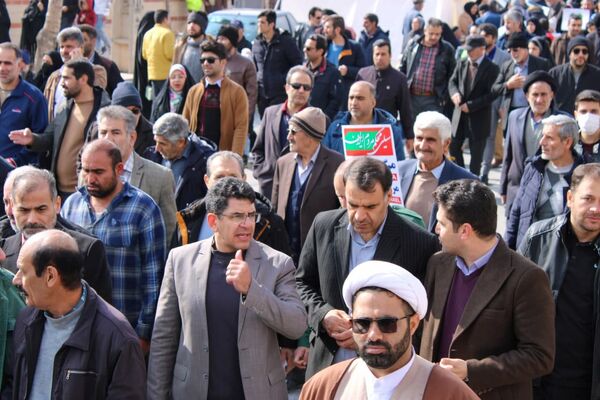 حضور حماسی کودکان و نوجوانان دورود در راهپیمایی 22 بهمن