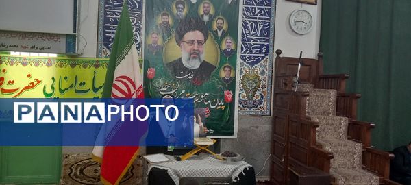 شرکت دانش‌آموزان دبستان حضرت فاطمه(س) در مراسم سالگرد شهدای خدمت