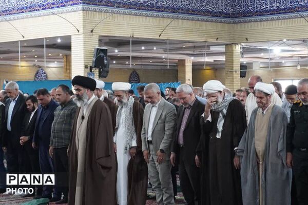 نسل نو در آینه ایمان؛ حضور دل‌نشین نوجوانان نماز جمعه بهارستان