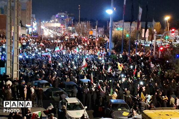 خروش پرشور مردم شهرستان قرچک در پنجمین شب از تجمعات خونخواهی رهبر شهید