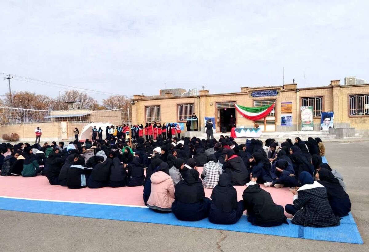 اجرای مانور زلزله در هنرستان شهید شهیدی خلیل آباد 