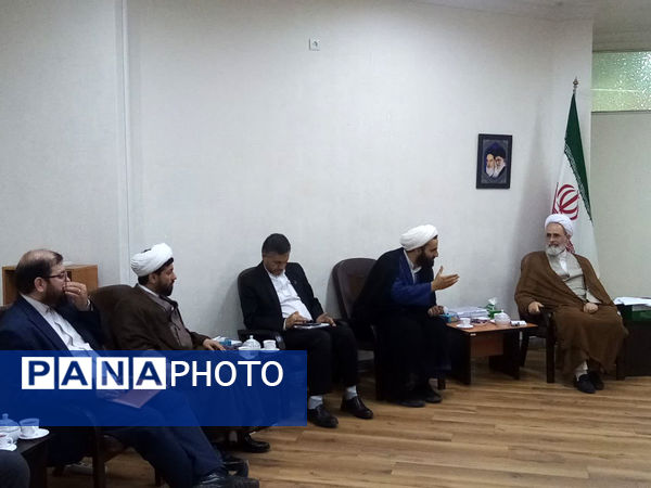 دیدار معاون پرورشی و فرهنگی وزارت آموزش و پرورش با مدیران مراکز علمی، پژوهشی حوزوی در قم