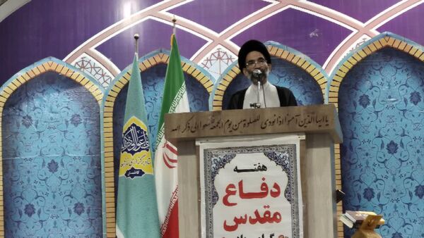 سخنرانی معاون مدیرکل و مدیر آموزش و پرورش کاشان در نماز جمعه و برگزاری میز خدمت در مصلی