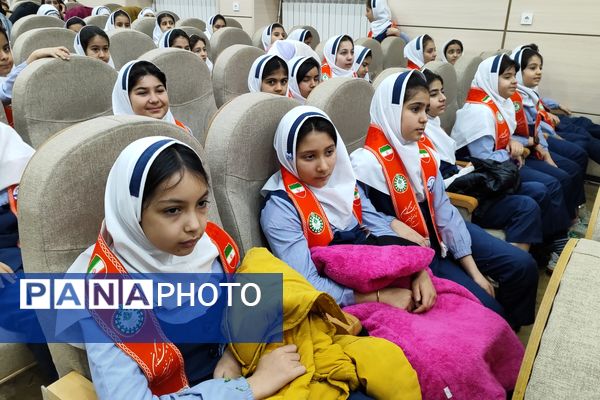 مراسم اختتامیه یادواره شهدا با حضور مدارس شاهد ناحیه یک سنندج