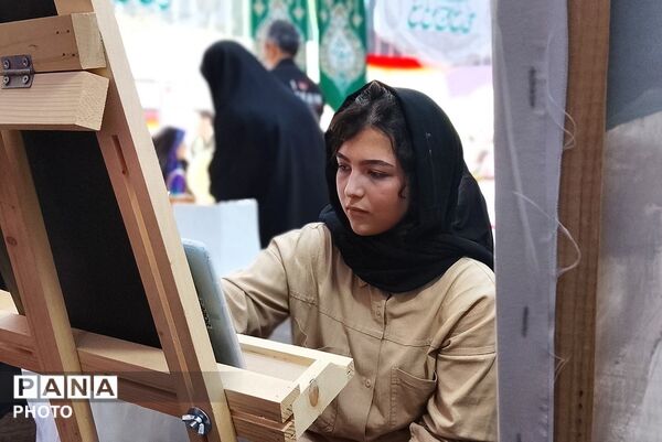 از لبخند کودکان تا دست دعای بزرگ‌ترها