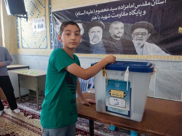 حضور نوجوانان قمی در انتخابات ریاست جمهوری -2