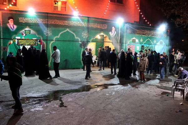 پذیرایی نوجوانان سید مرکز سلاله از منتظران ظهور در ایام فرخنده نیمه شعبان