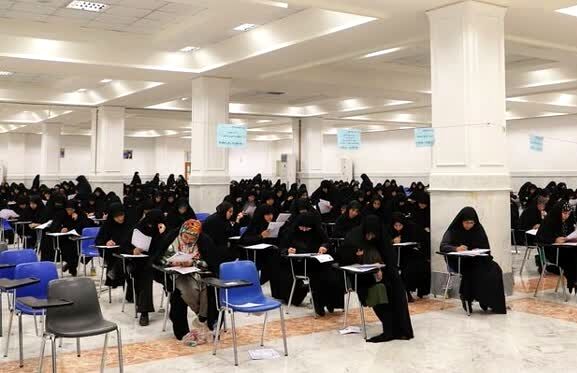 بیش از 3 هزار و 750 داوطلب از سراسر کشور در آزمون جامعه‌الزهرا(س)  شرکت کردند

