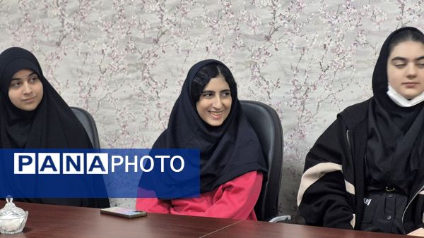 درخشش دختران کتاب‌نوش لنگرود در مسیر همایش کشوری