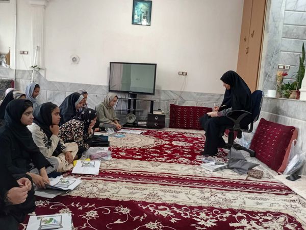 کلاس‌های اوقات فراغت دانش آموزان در روستای نقاب