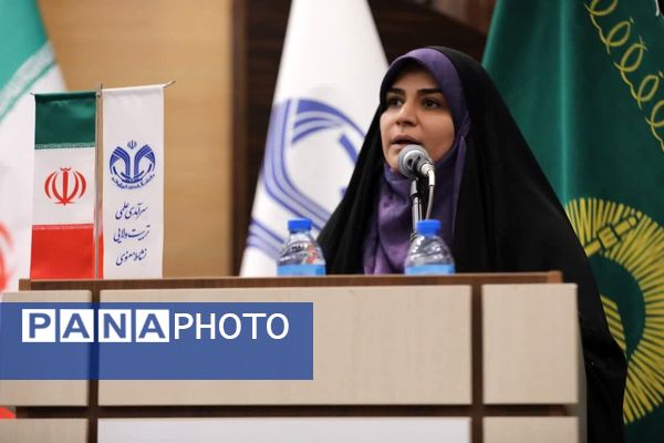 همایش تقدیر از مادران و همسران شهدا در دانشگاه قم