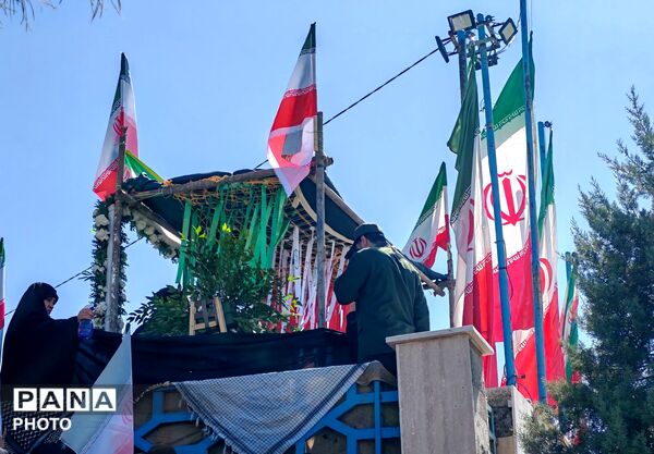 تشییع پیکر شهیده نگار میر دوست در شهر خرو