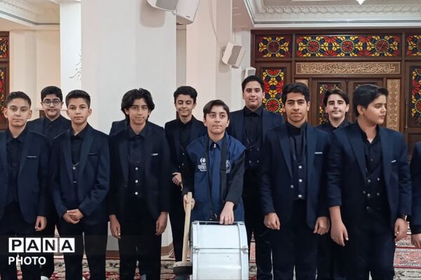 نوجوانان عاشورایی در حرم شاهچراغ(ع) - 1