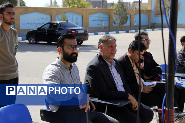 گرامیداشت هفته دفاع مقدس در دبیرستان شریعتی جاجرم