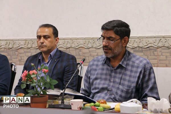 آیین تقدیر وتجلیل از ۱۸ معلم نمونه در شهرستان قرچک 