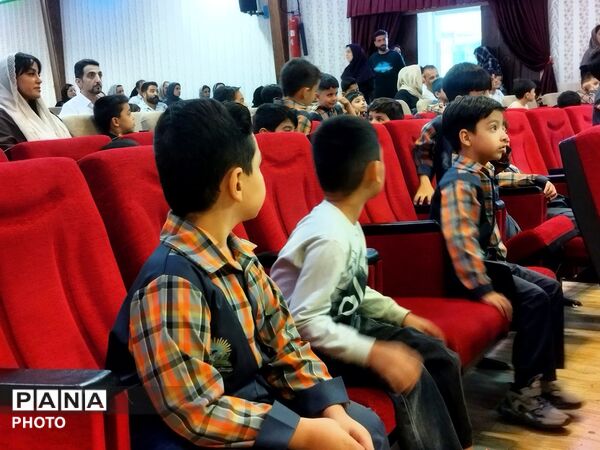 جشن شکوفه‌های مدرسهٔ پارسا حسینی در کانون مهرتابان نیشابور