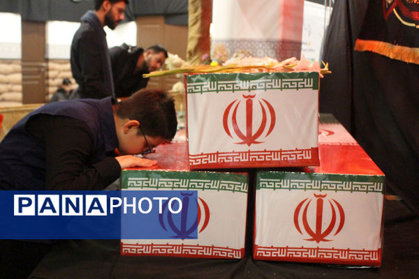 حال و هوای حضور نوجوانان در معراج الشهدای گمنام استان قم